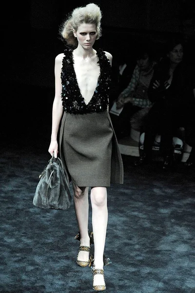 Look 18